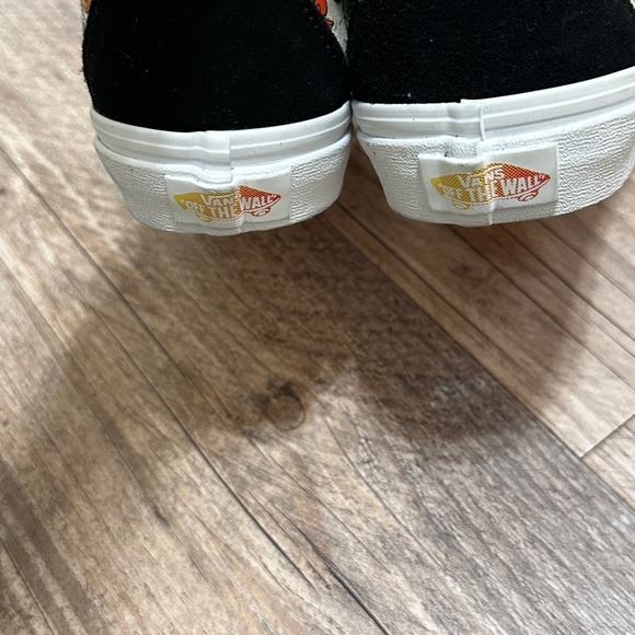 🤍Vans X Cultivate Care Sk8 Hi Kid’s 3 - Picture 4 of 5